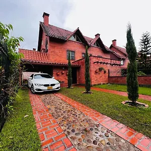 Hermosa Casa , Con Parqueadero En Cerca Al Aeropuerto Rionegro