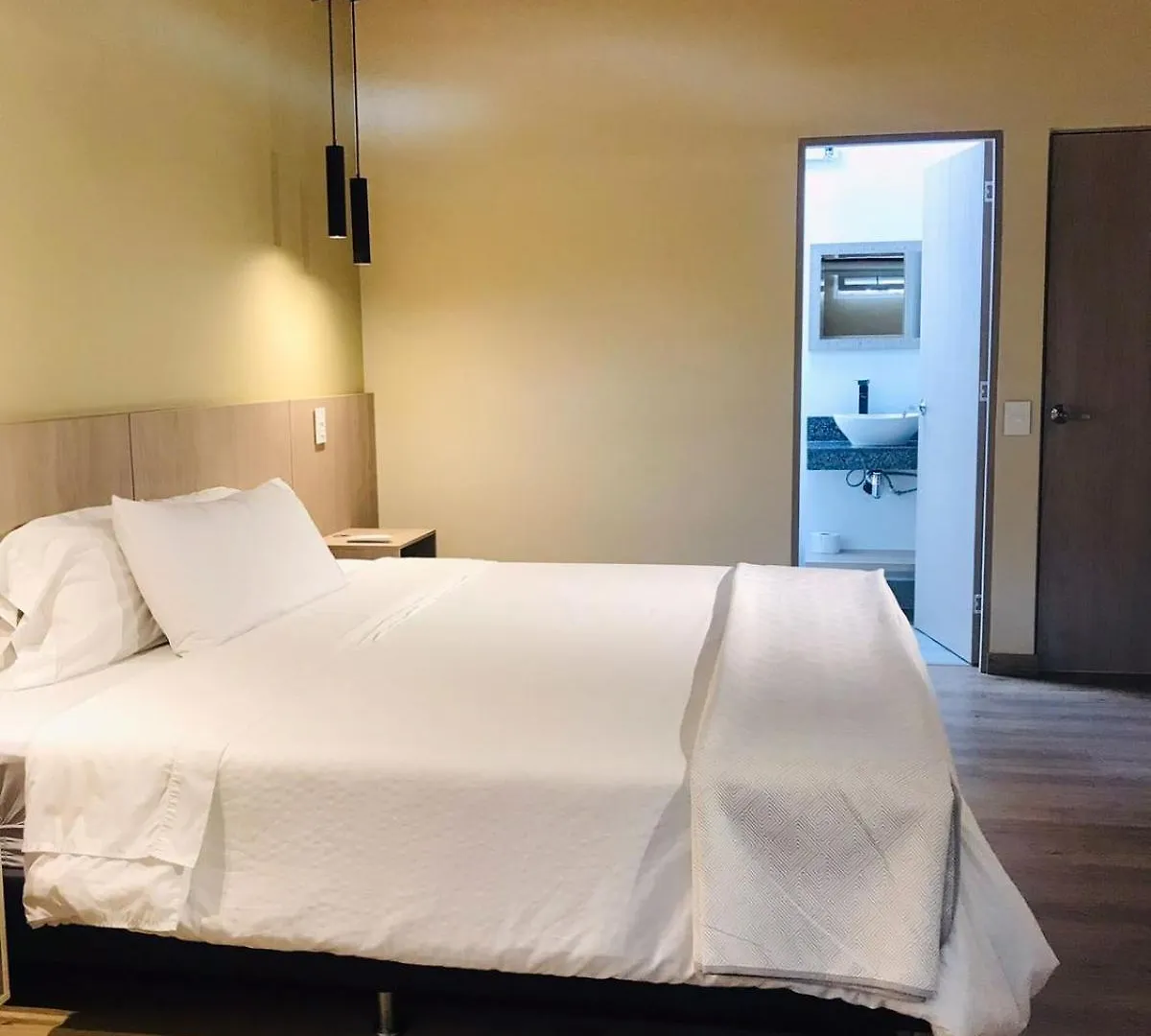 ***  Hotel & Golf Isak Aeropuerto Rionegro Colombia