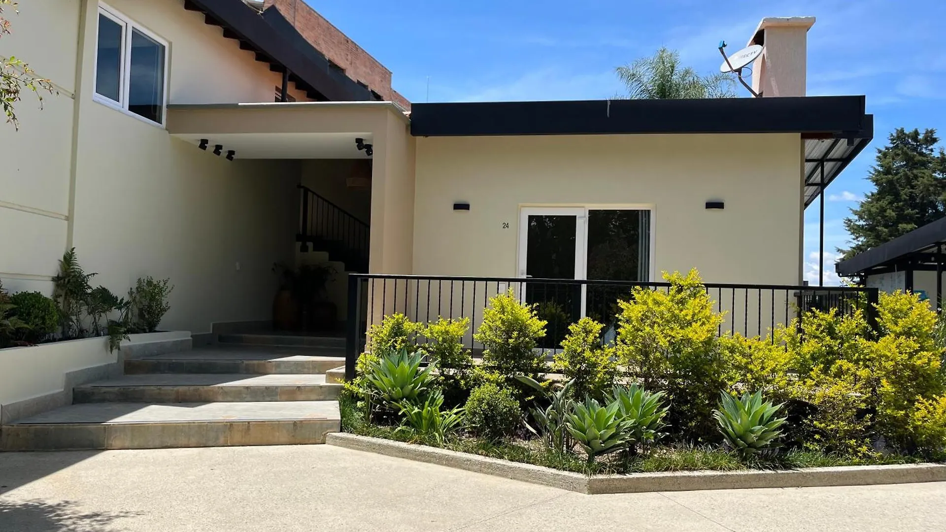***  Hotel & Golf Isak Aeropuerto Rionegro Colombia